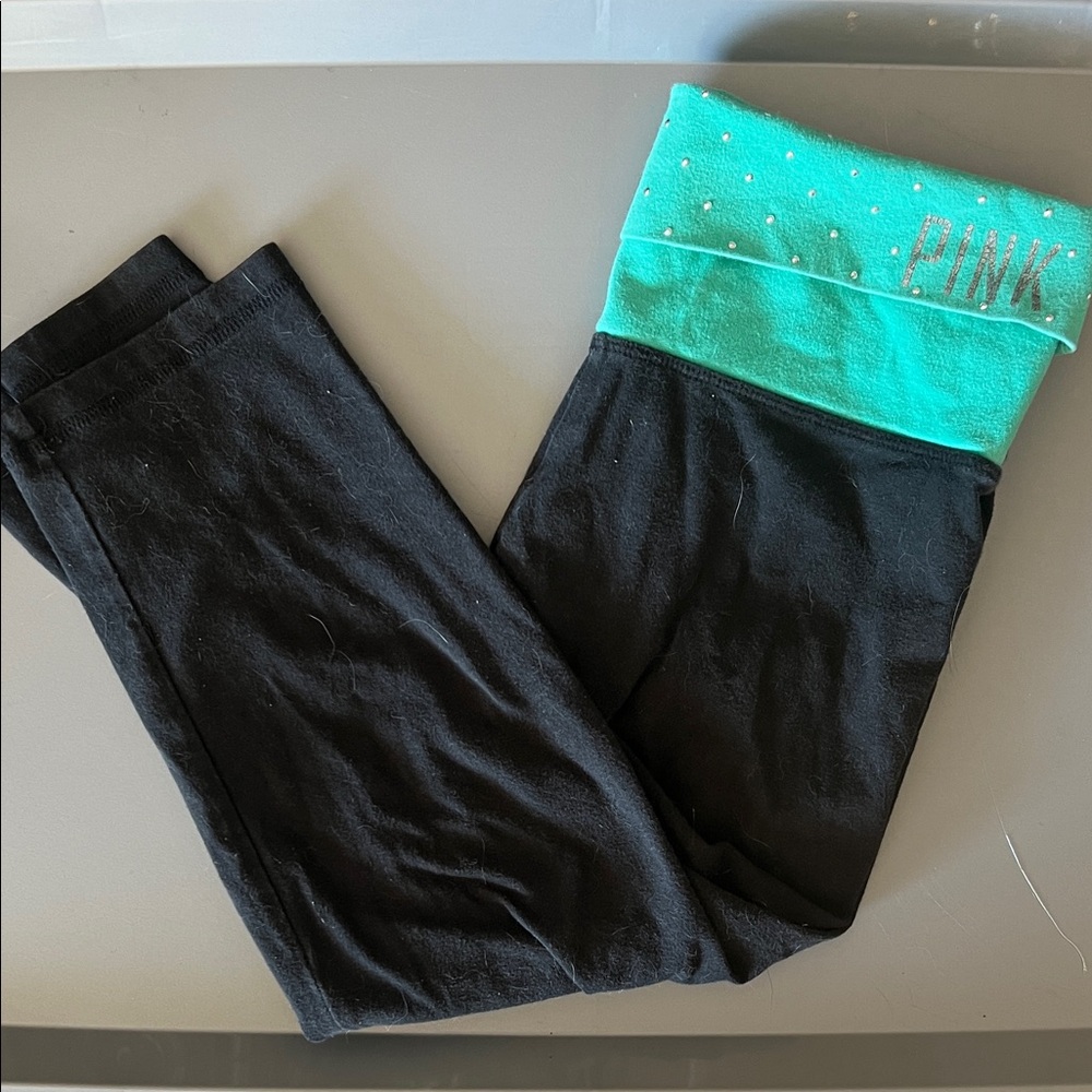 PINK Victoria's Secret Black Capri Length Leggings with Teal Waistband